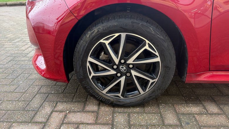 Toyota Yaris 1.5 Hybrid Design 5dr CVT Hybrid Hatchback